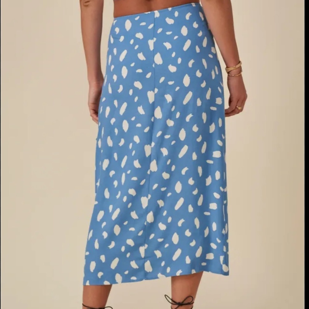 Reformation Blue and White Printed Wrap Midi Skirt - Picture 2 of 5